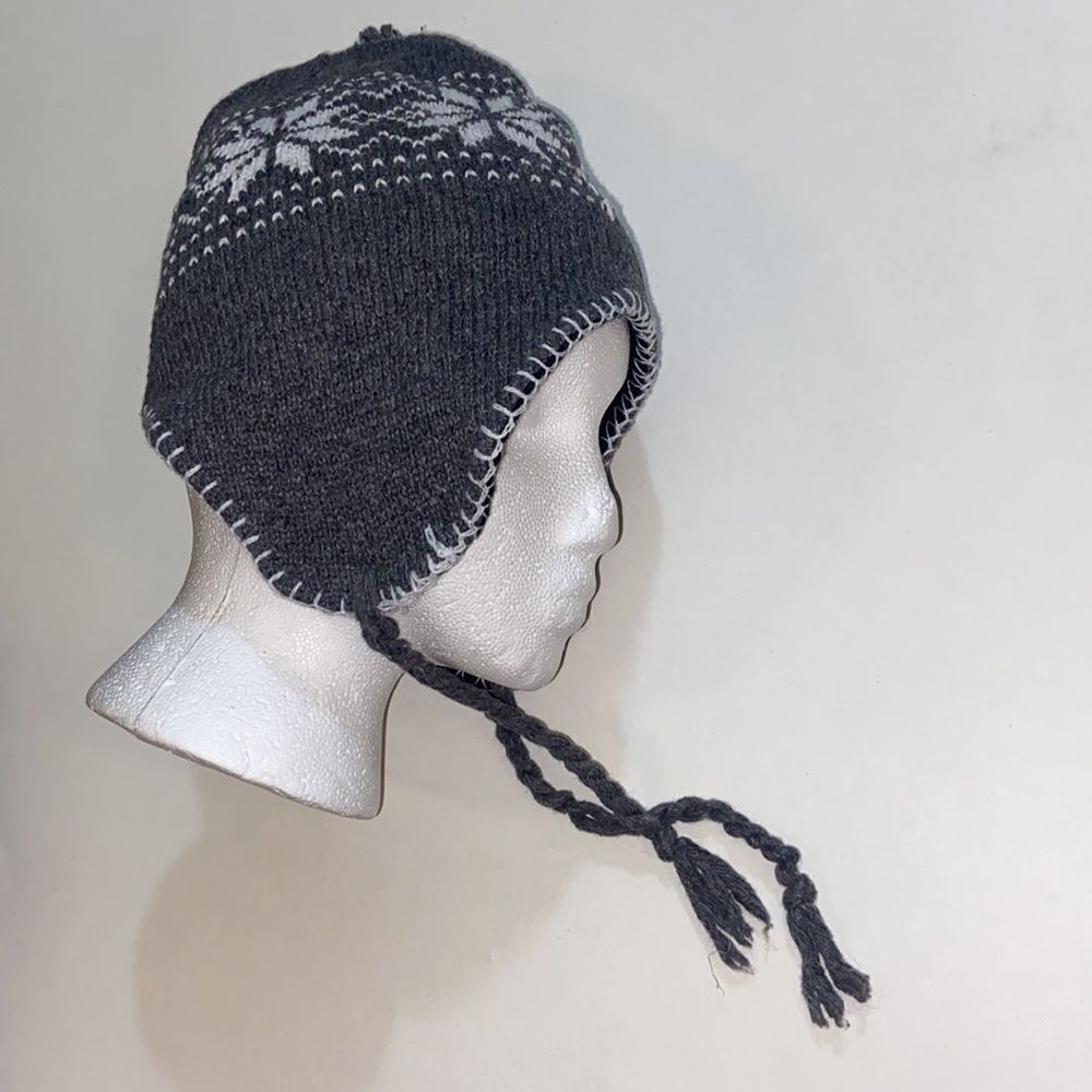 Grey And White Winter Unixes Hat One Size